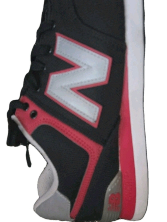 New Balance 574 \'Jetsetter\' BLK/RED/ WHITE US Men\'s Size 10.5 (EUC)